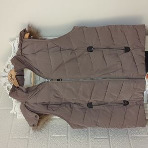 GreenTea Faux Fur Lined Puff Vest with detachable Faux Fur Lined Hood, XL